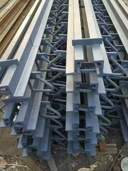 橋梁伸縮縫