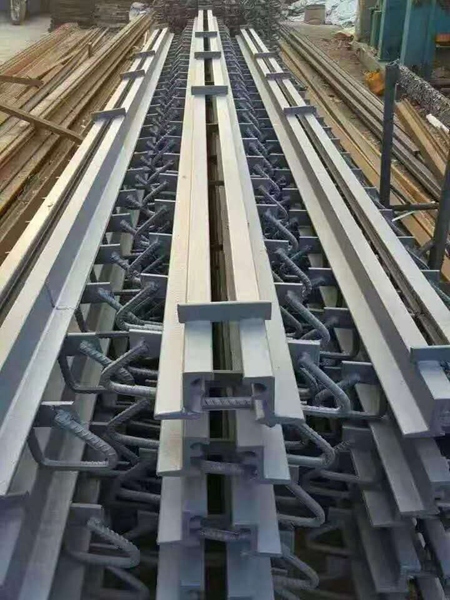橋梁伸縮縫